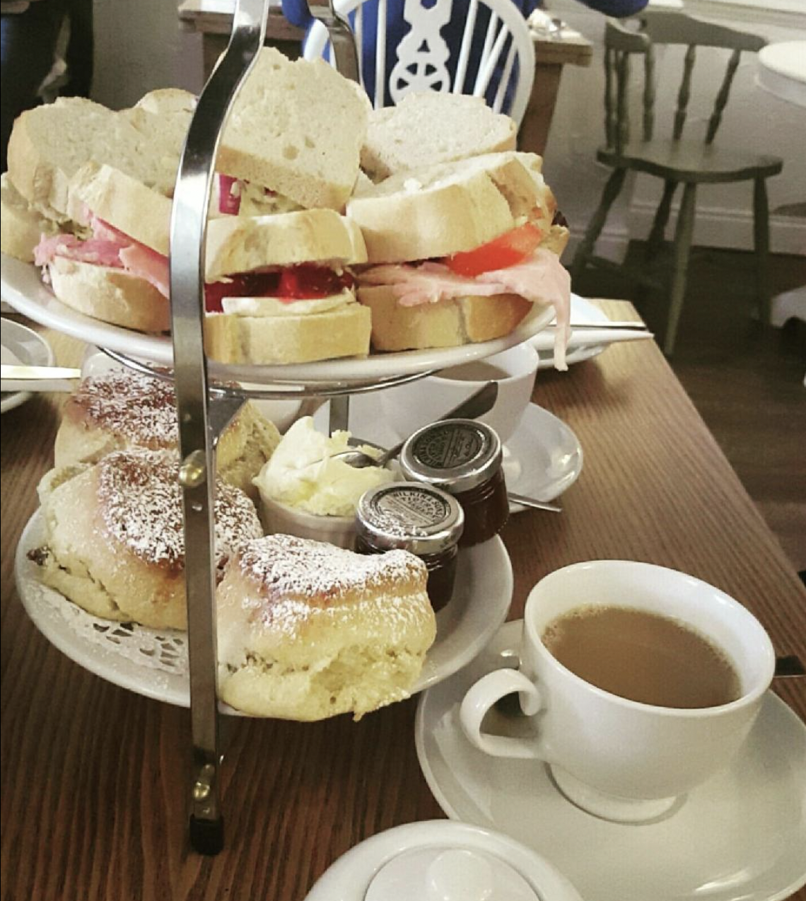 Afternoon tea in the Cotswolds